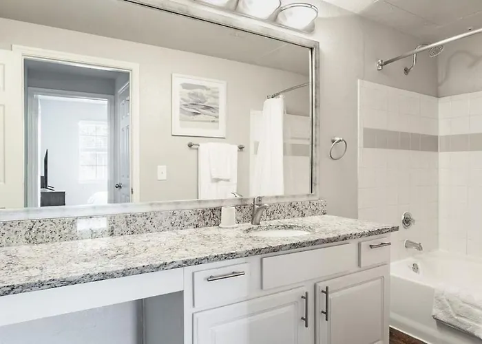 Landing Modern With Amazing Amenities Fort Worth