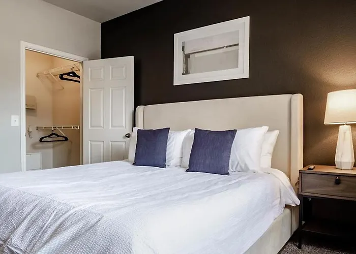 Landing Modern With Amazing Amenities